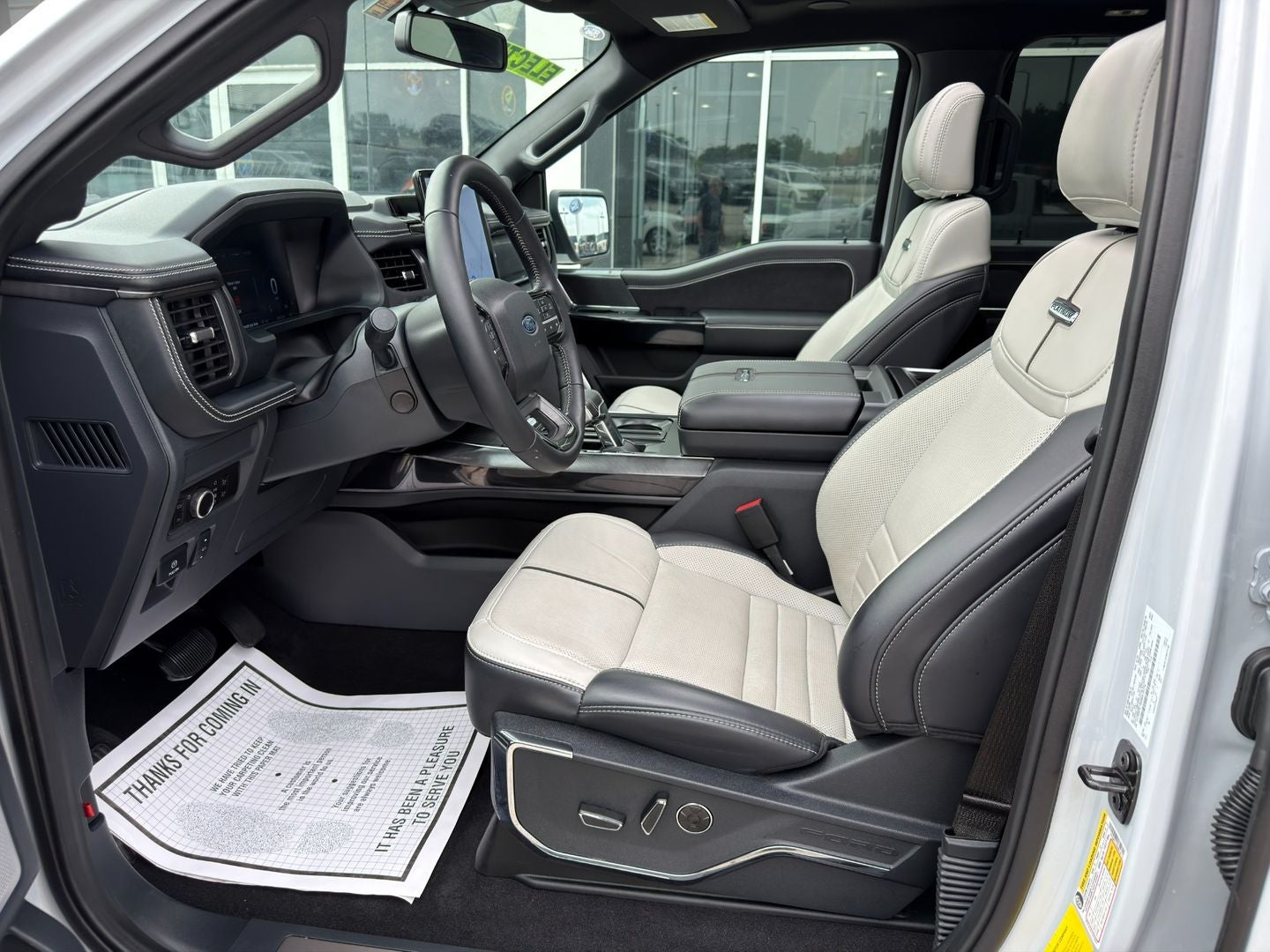 2025 Ford F-150 Lightning Platinum