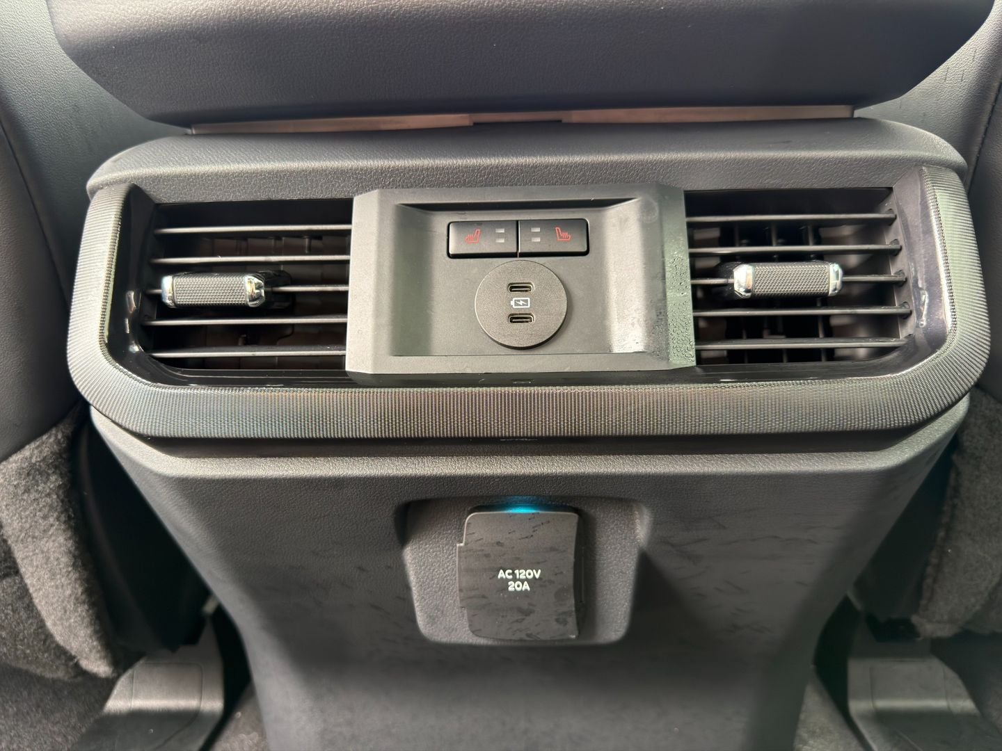 2025 Ford F-150 Lightning Platinum