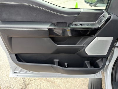 2025 Ford F-150 Lightning Platinum