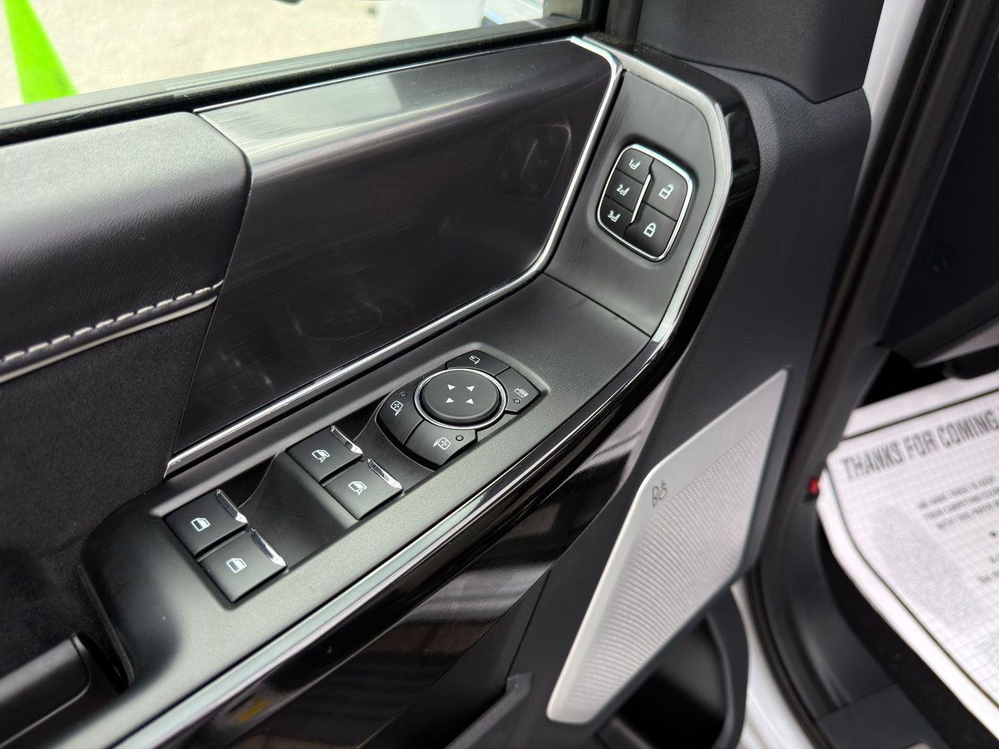 2025 Ford F-150 Lightning Platinum