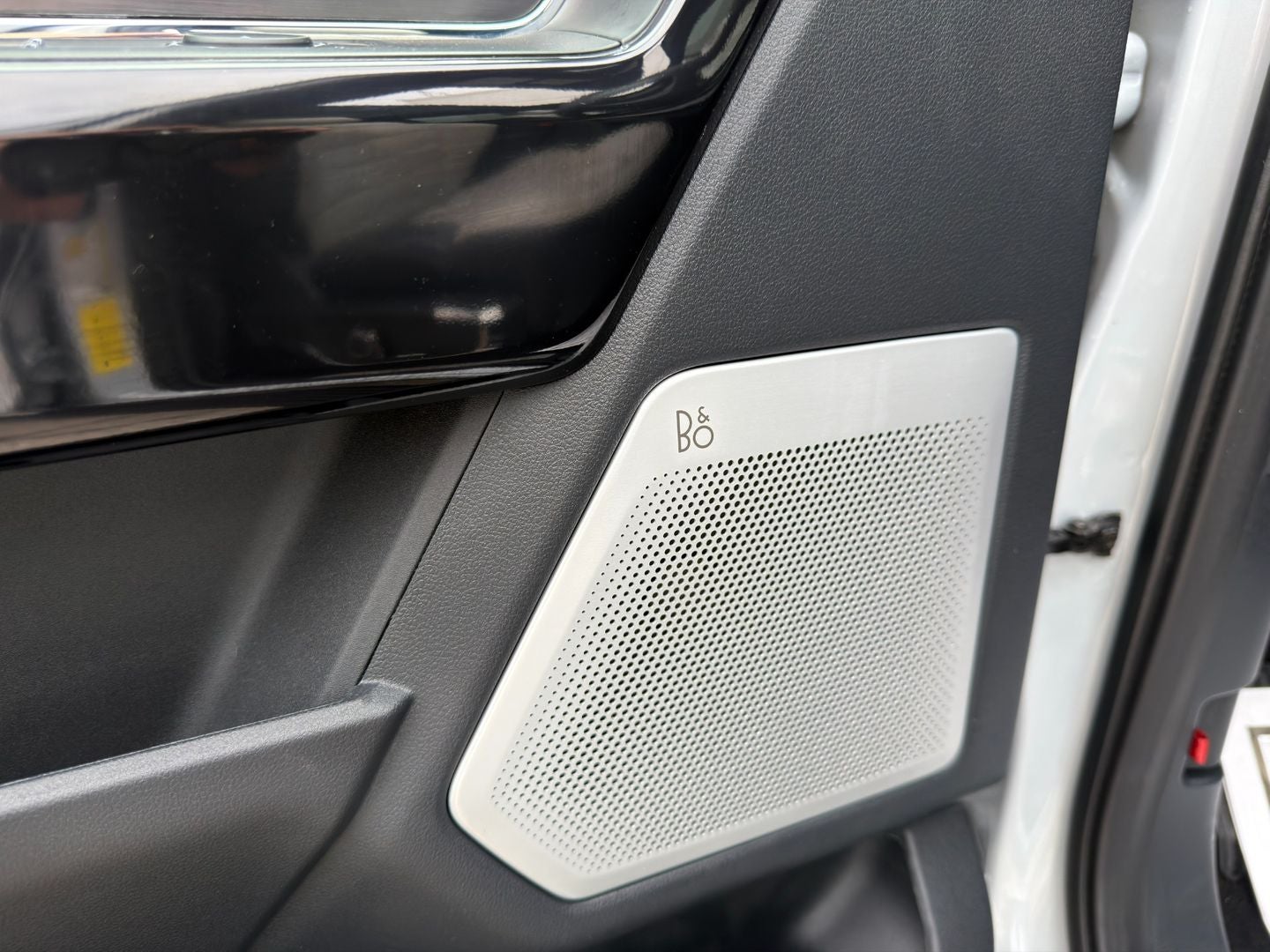 2025 Ford F-150 Lightning Platinum