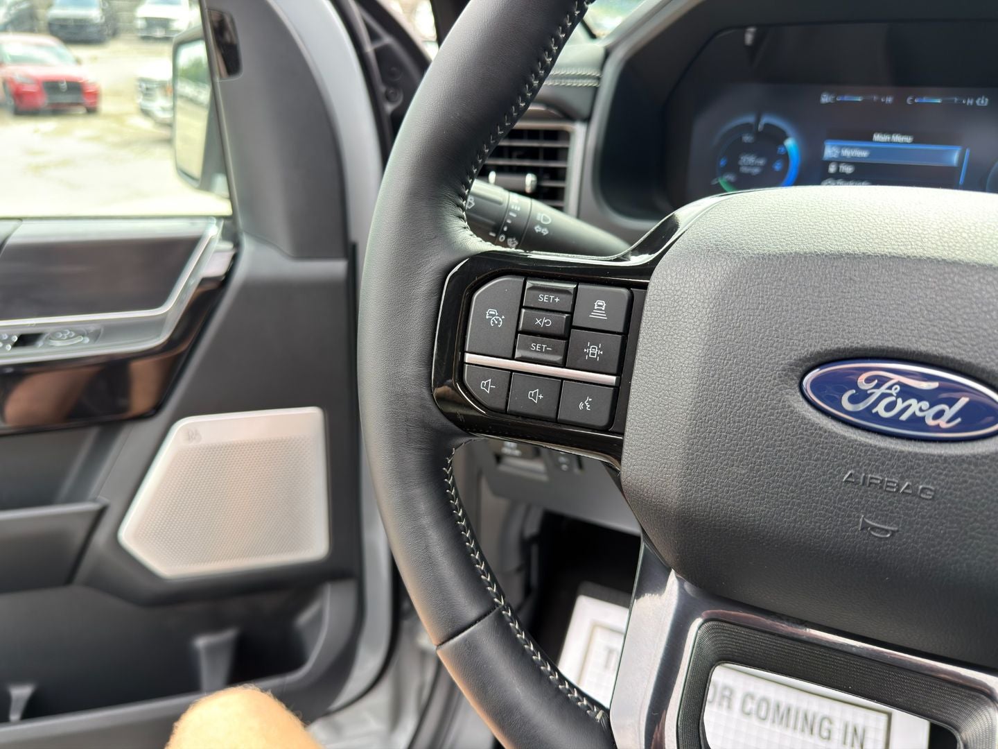 2025 Ford F-150 Lightning Platinum