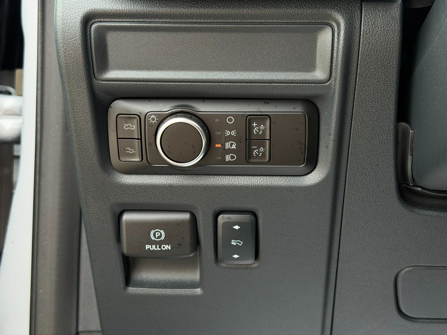 2025 Ford F-150 Lightning Platinum