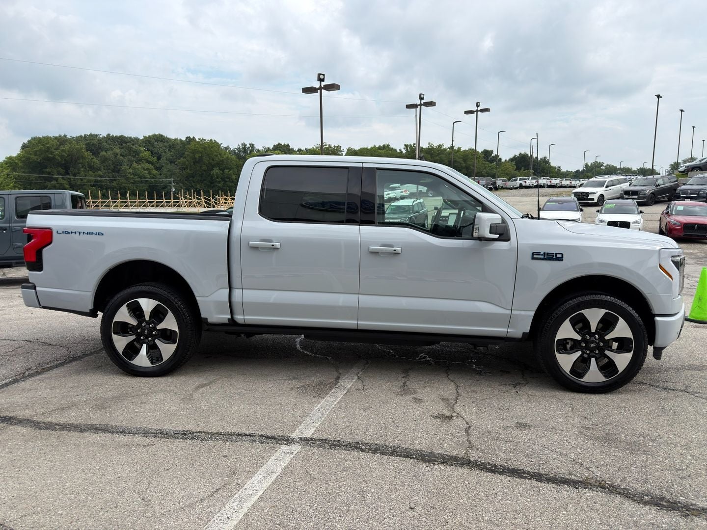 2025 Ford F-150 Lightning Platinum