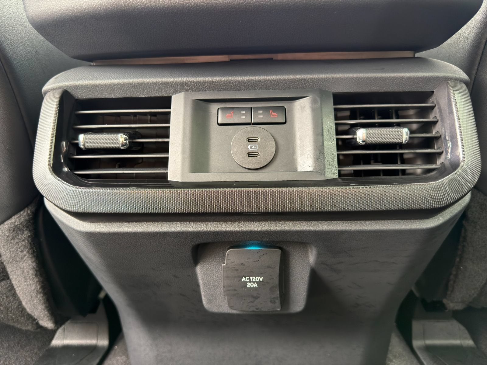 2025 Ford F-150 Lightning Platinum