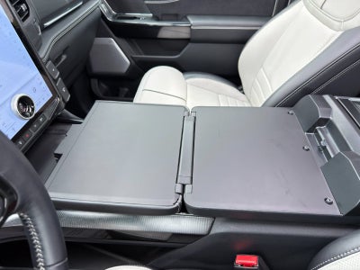 2025 Ford F-150 Lightning Platinum