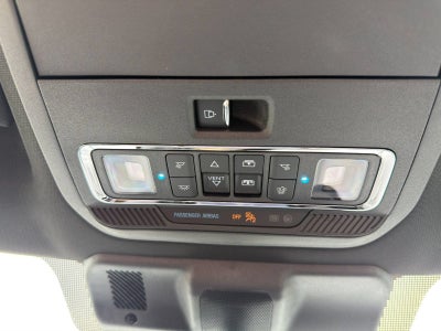 2025 Ford F-150 Lightning Platinum