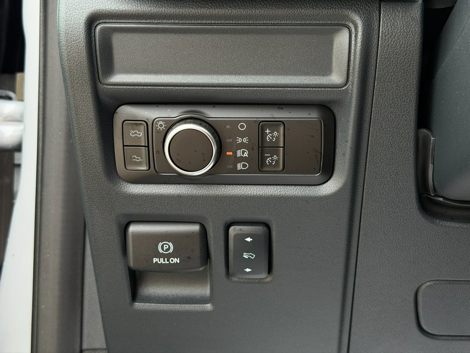 2025 Ford F-150 Lightning Platinum