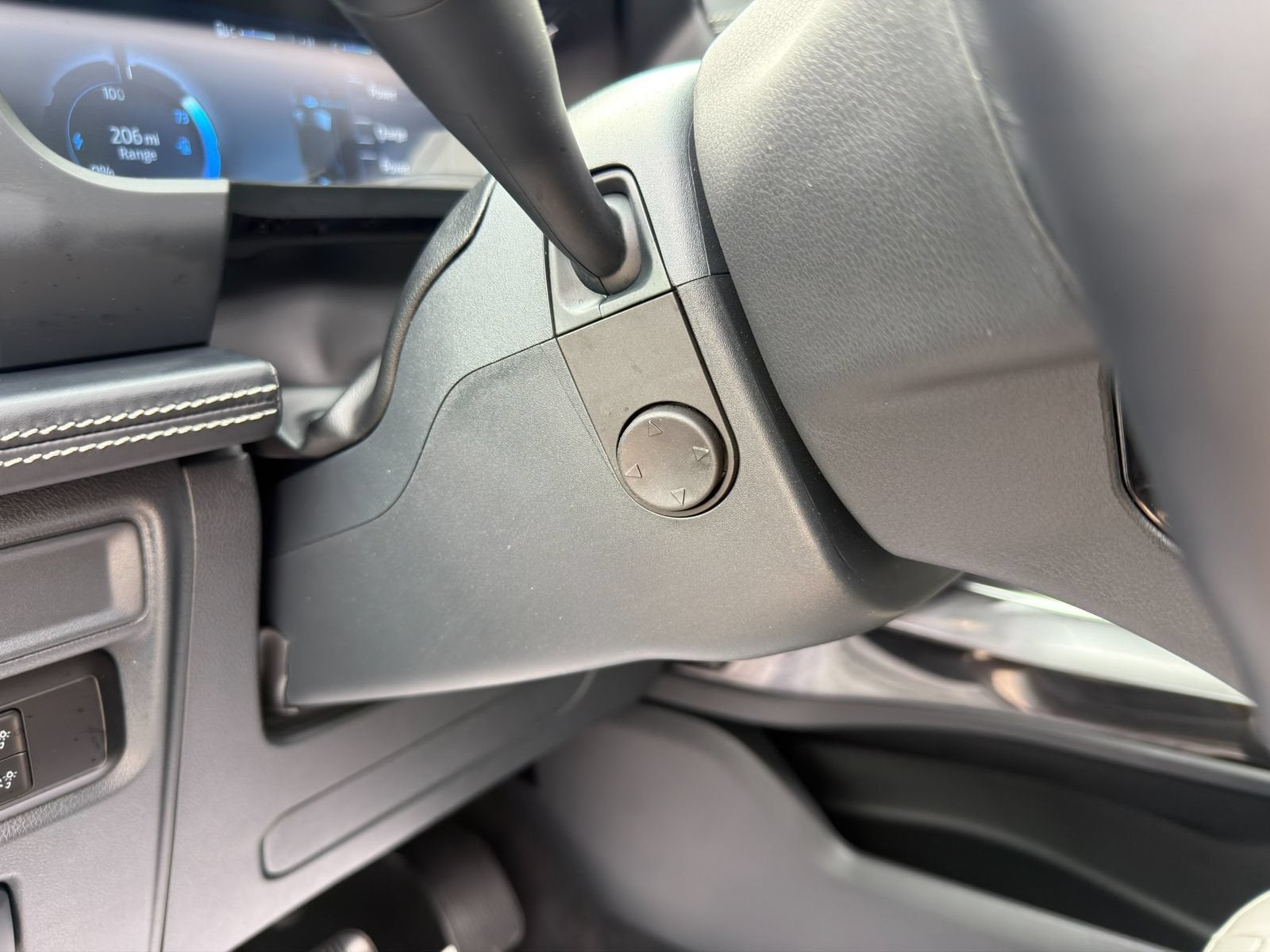2025 Ford F-150 Lightning Platinum