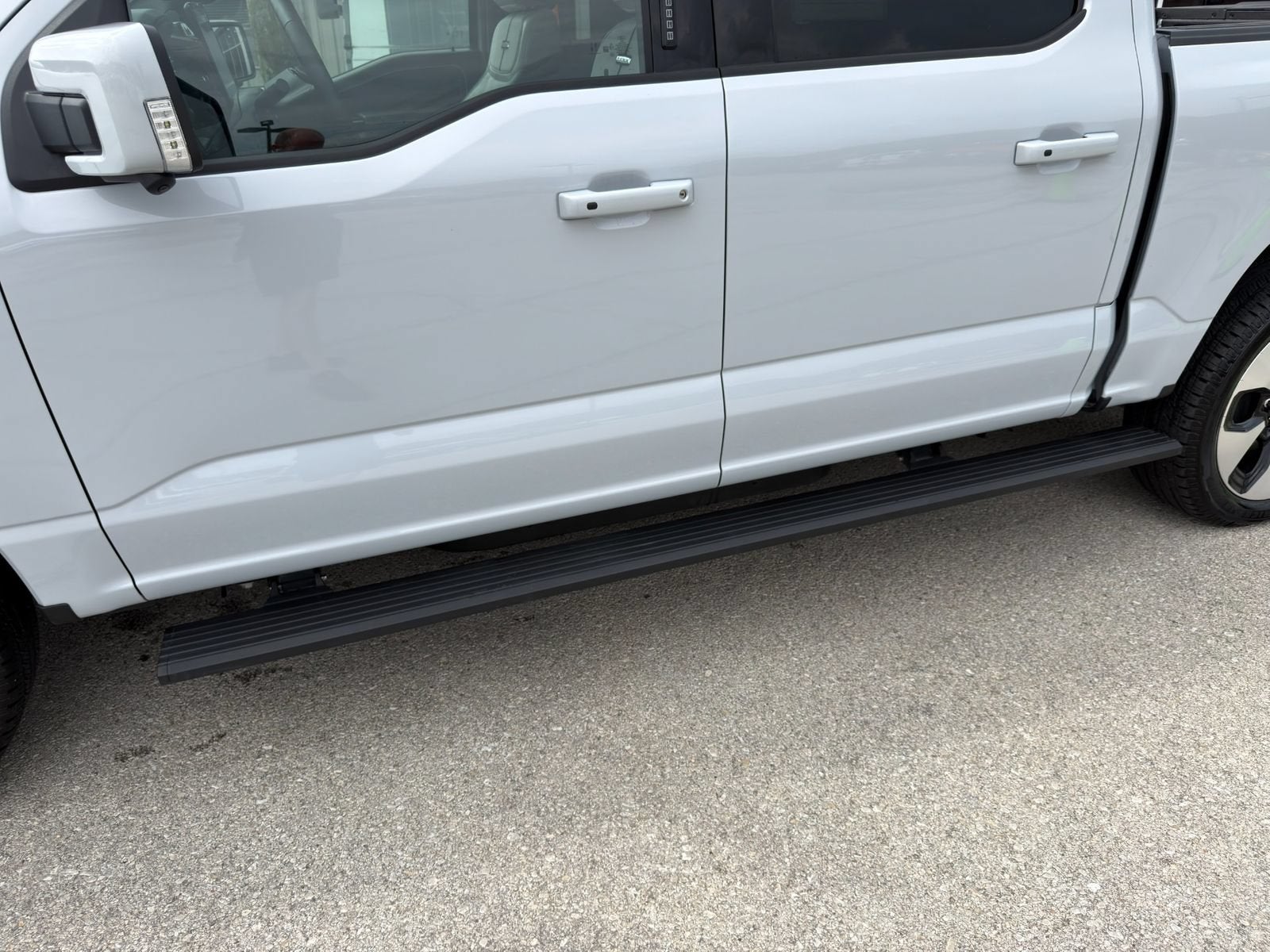 2025 Ford F-150 Lightning Platinum