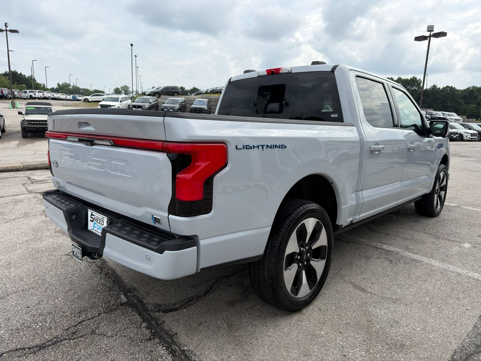 2025 Ford F-150 Lightning Platinum