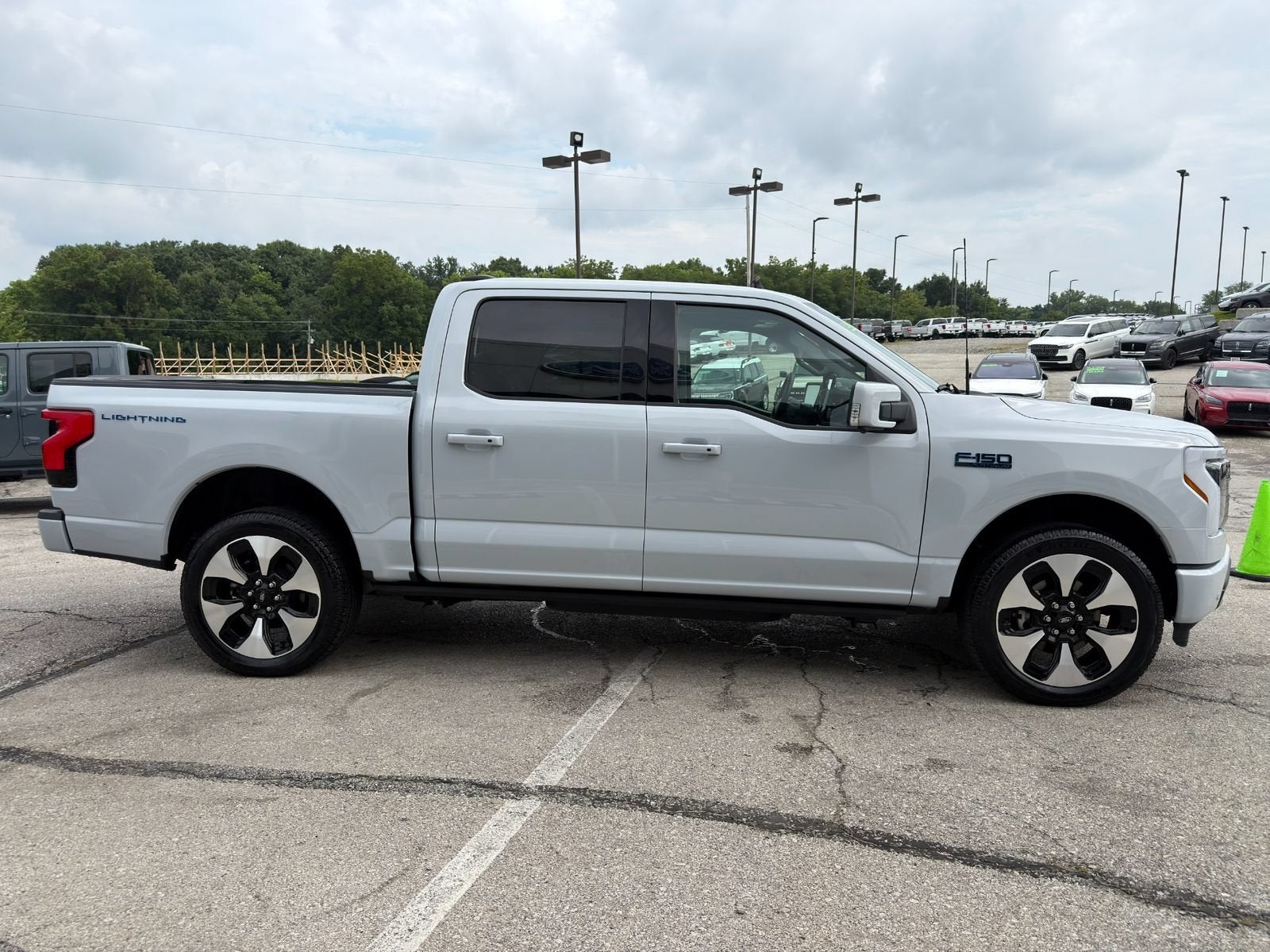 2025 Ford F-150 Lightning Platinum