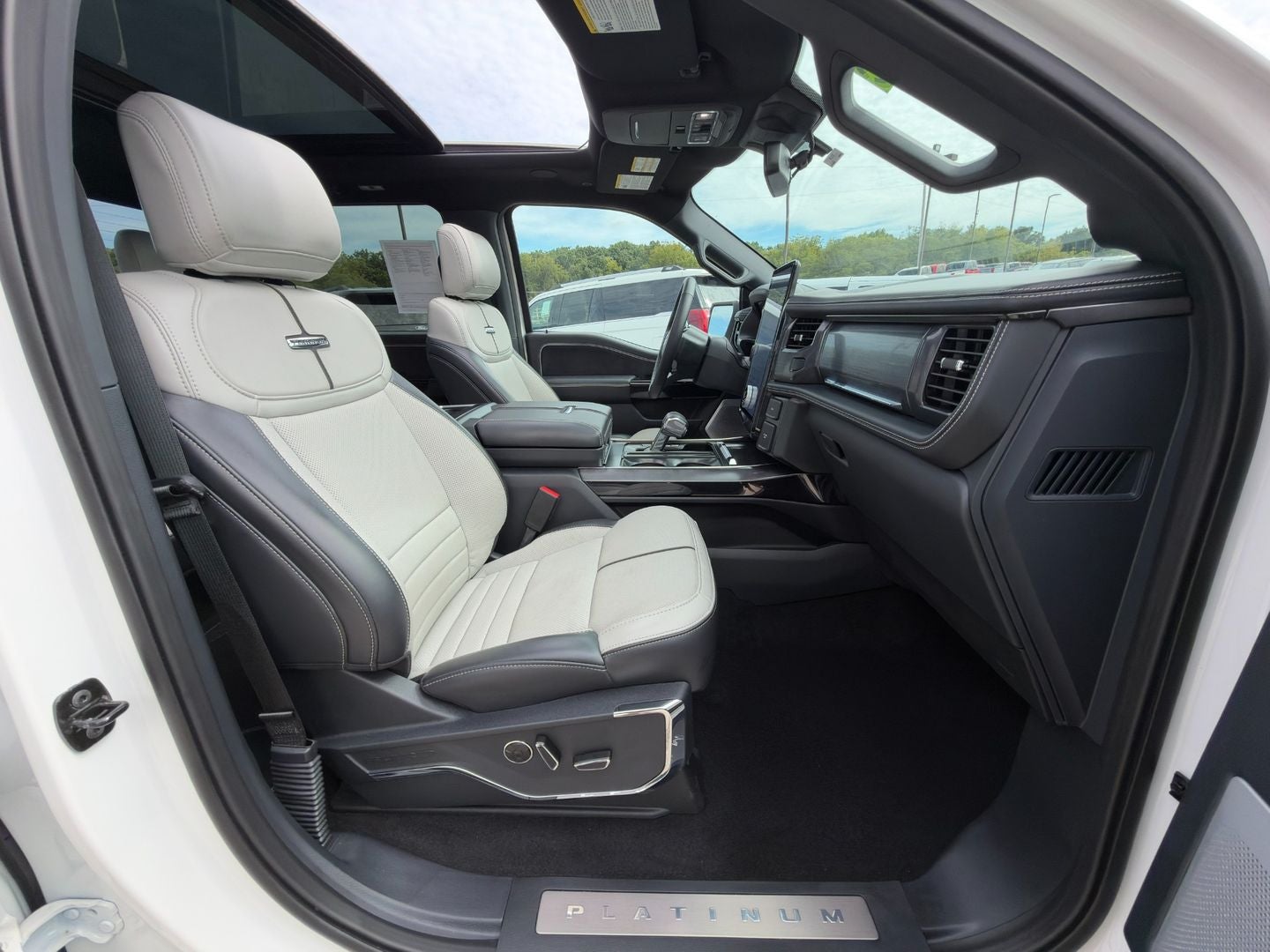 2025 Ford F-150 Lightning Platinum