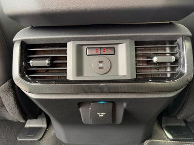 2025 Ford F-150 Lightning Platinum