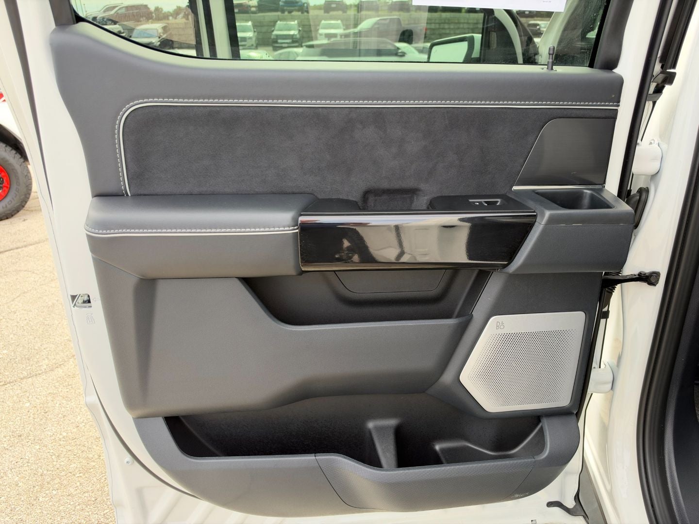 2025 Ford F-150 Lightning Platinum