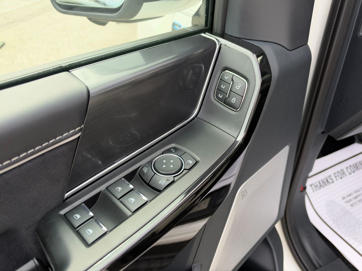 2025 Ford F-150 Lightning Platinum