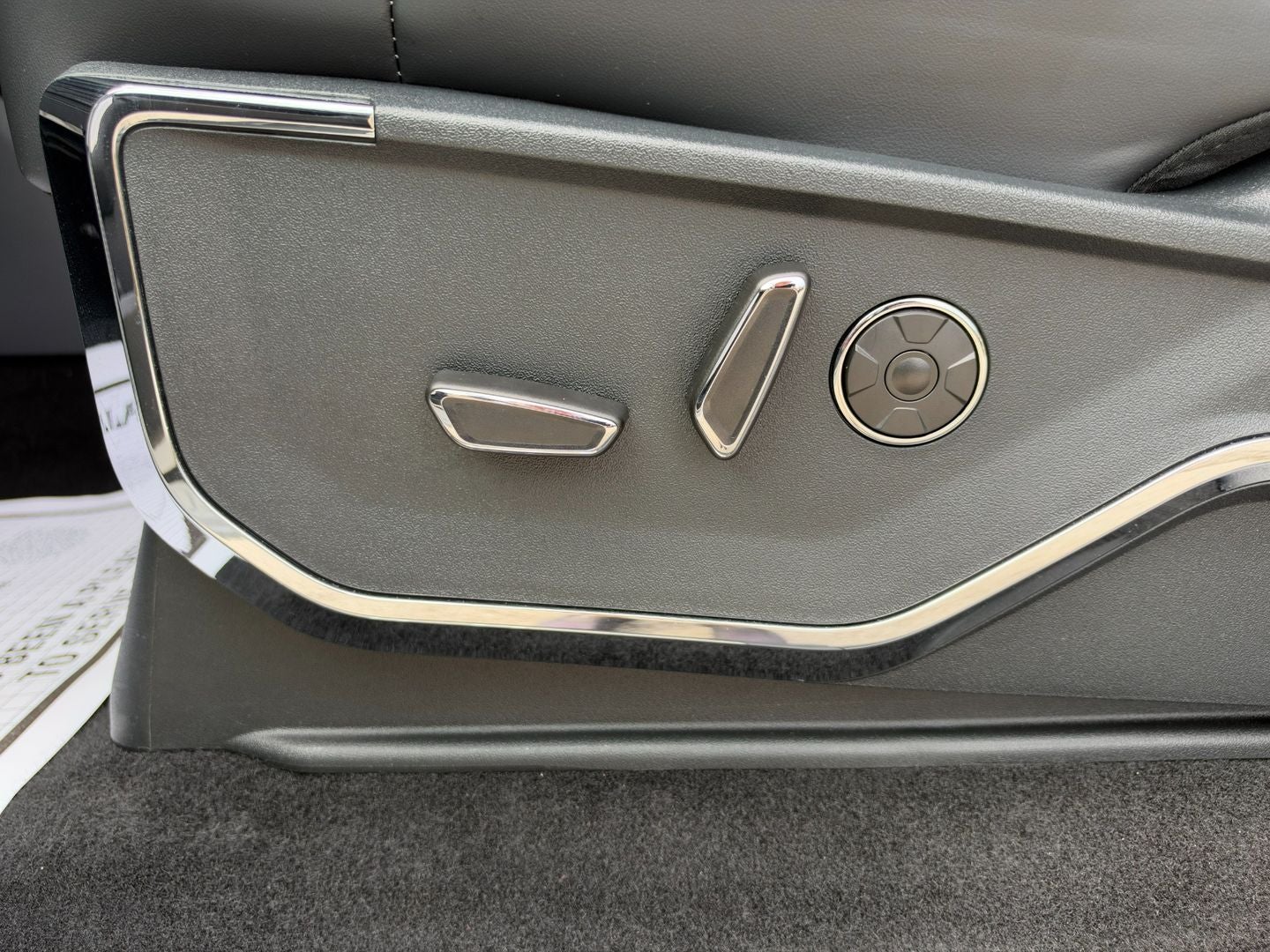 2025 Ford F-150 Lightning Platinum