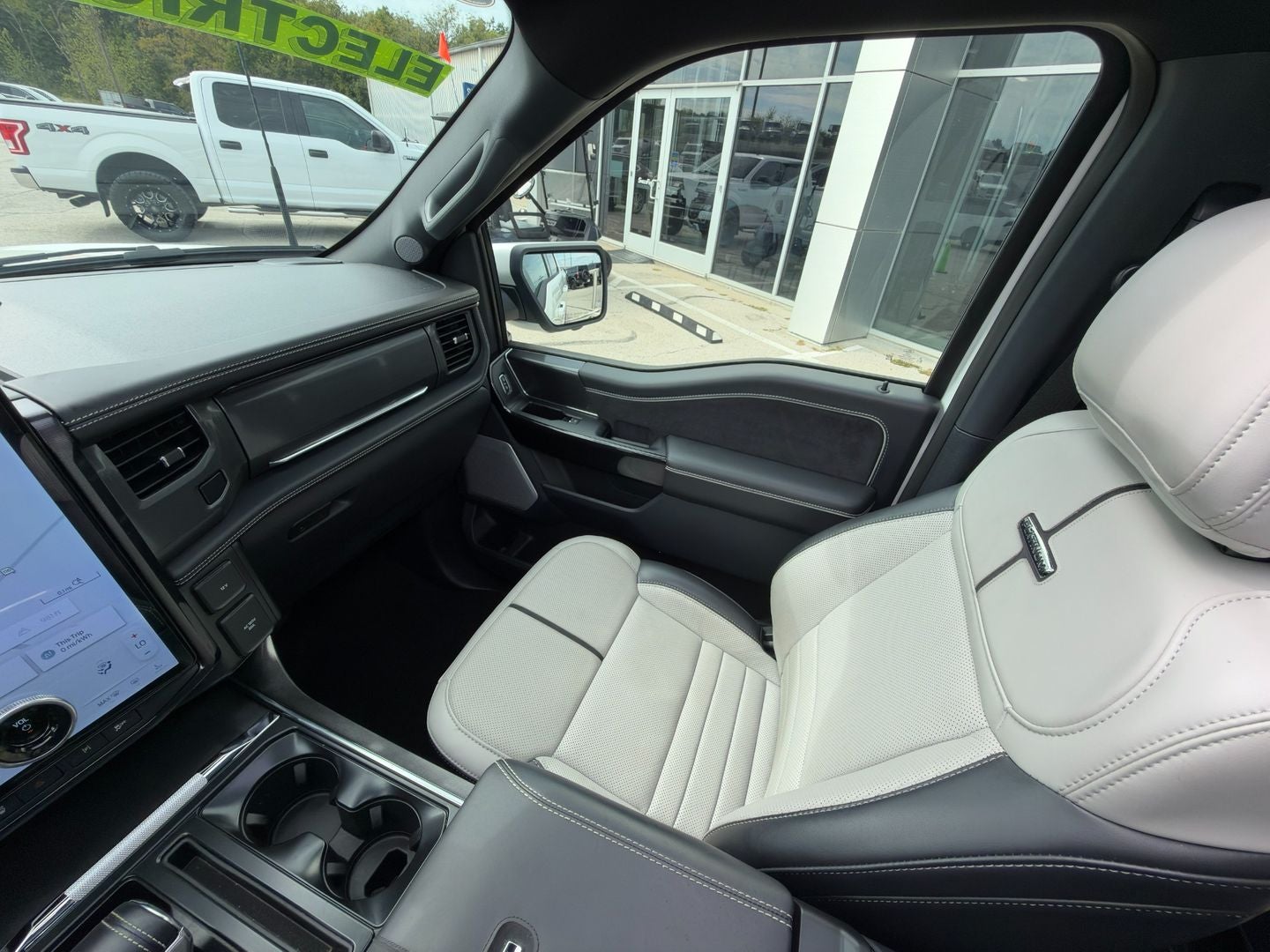 2025 Ford F-150 Lightning Platinum