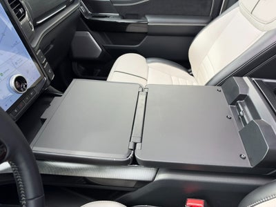 2025 Ford F-150 Lightning Platinum