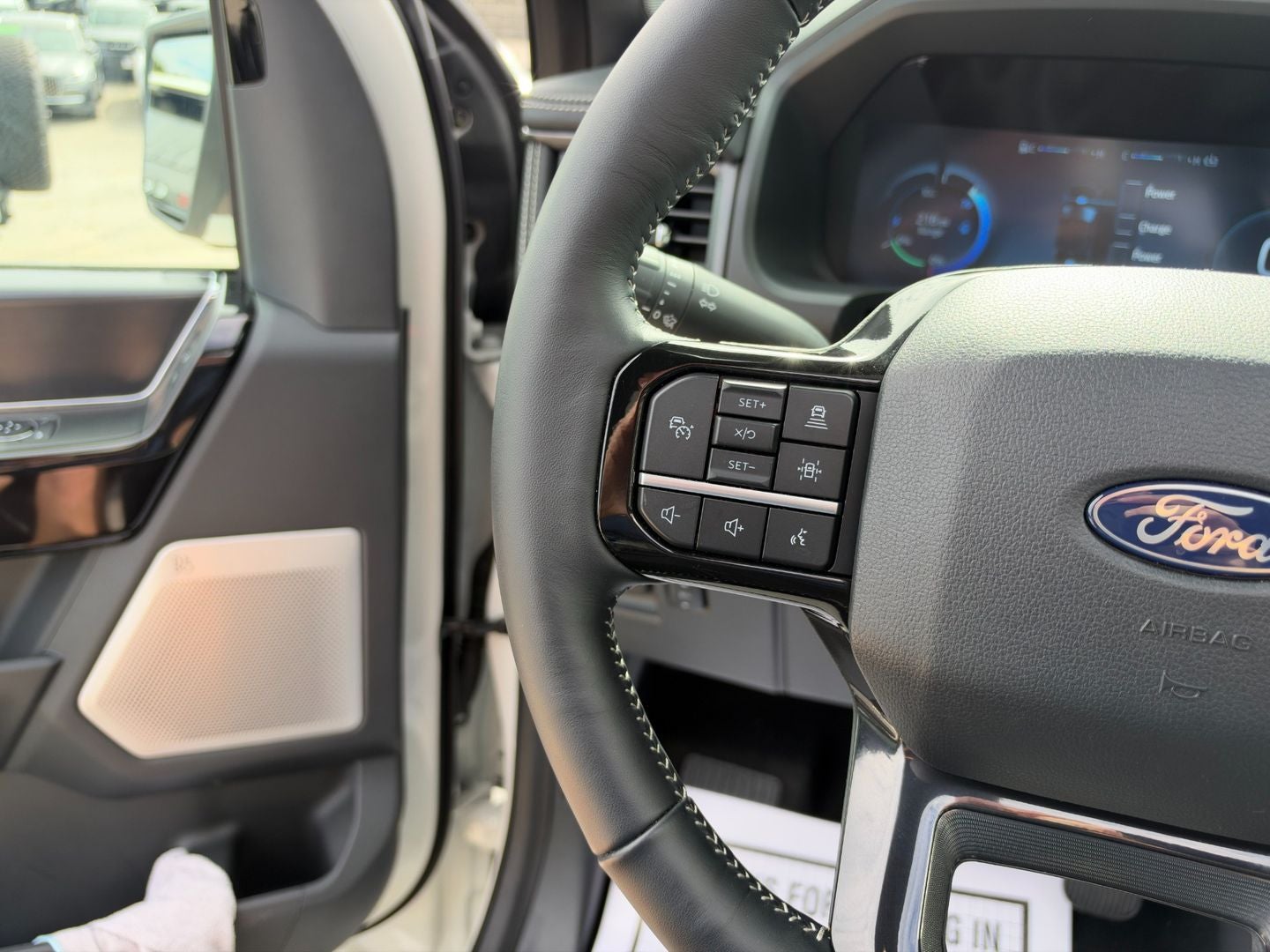 2025 Ford F-150 Lightning Platinum