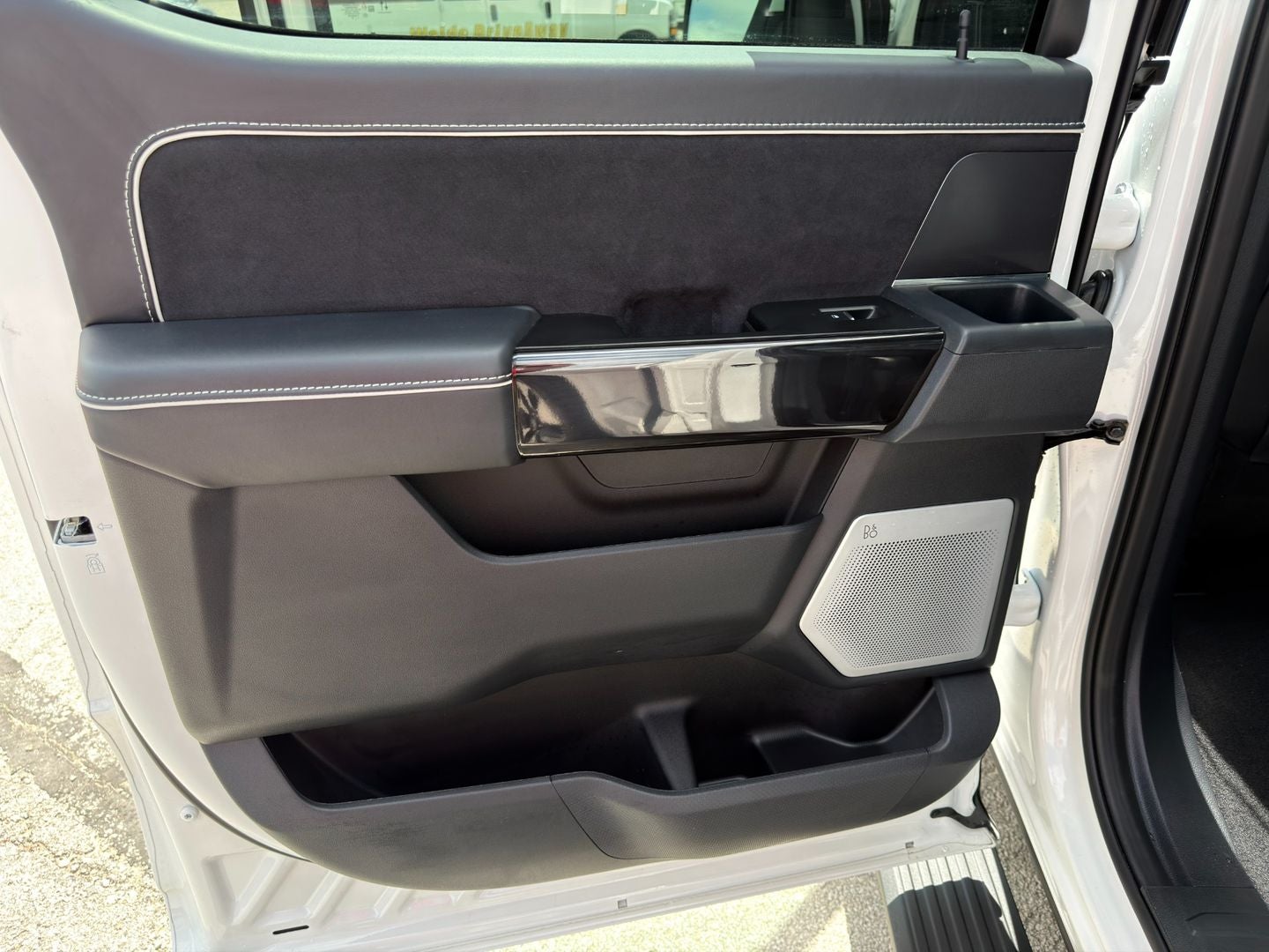 2025 Ford F-150 Lightning Platinum