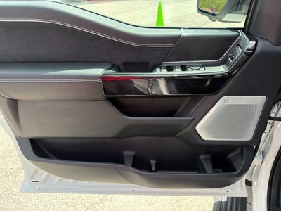 2025 Ford F-150 Lightning Platinum