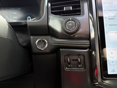 2025 Ford F-150 Lightning Platinum