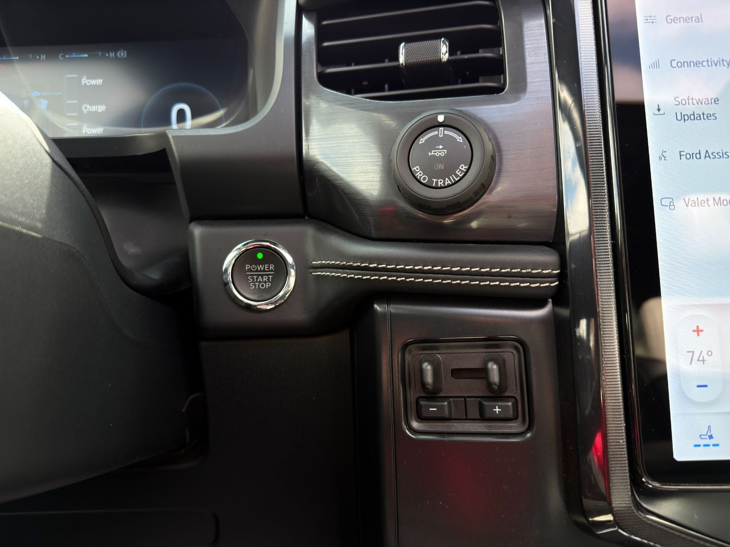 2025 Ford F-150 Lightning Platinum