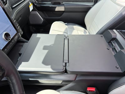 2025 Ford F-150 Lightning Platinum