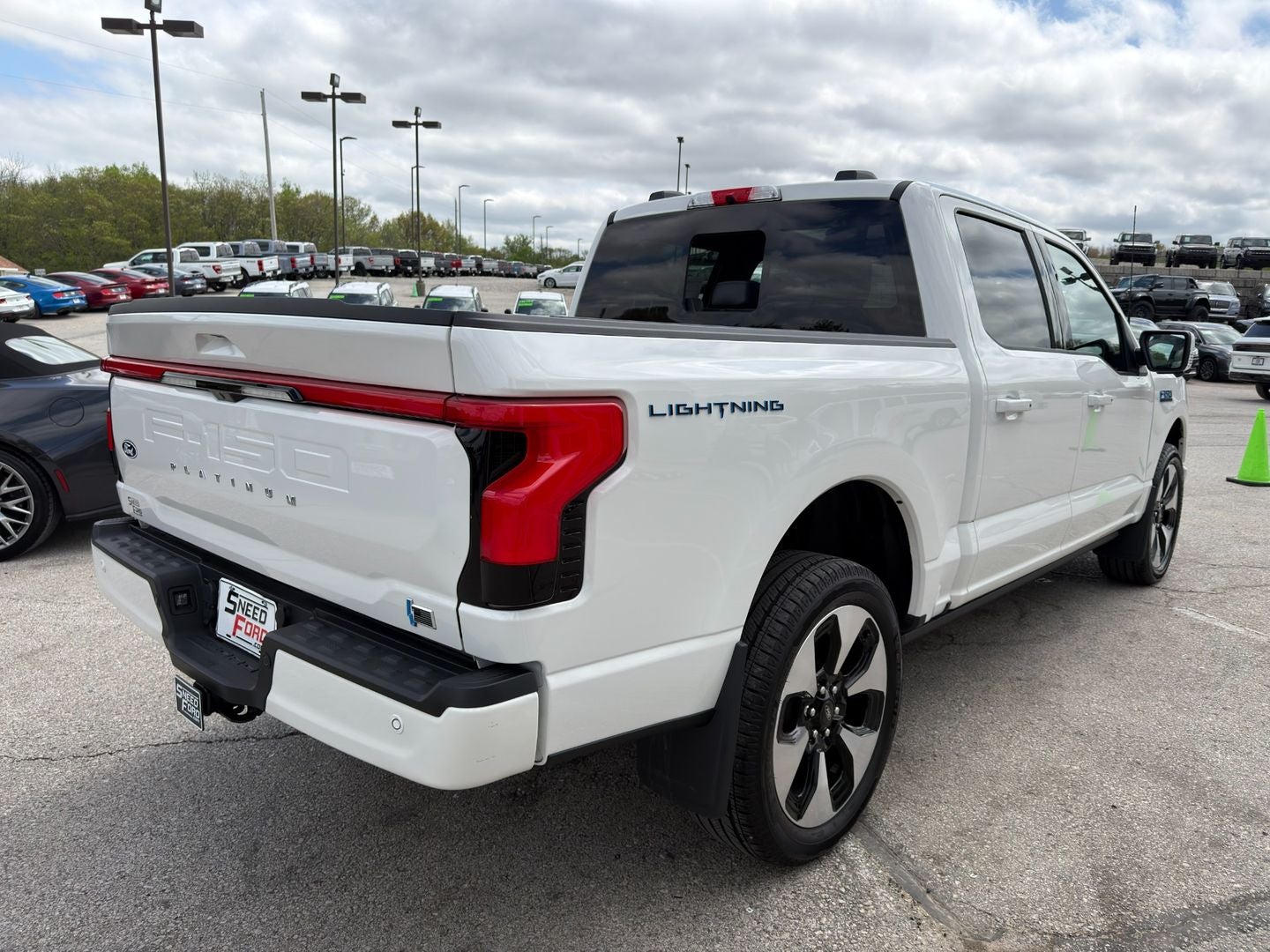 2025 Ford F-150 Lightning Platinum