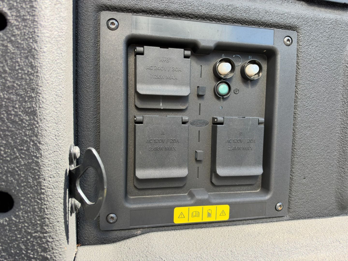 2024 Ford F-150 Lightning Platinum