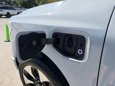 2024 Ford F-150 Lightning Platinum