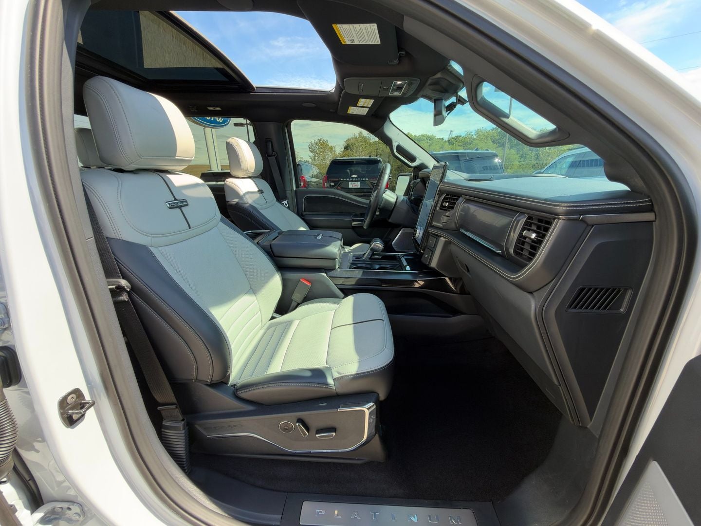 2025 Ford F-150 Lightning Platinum