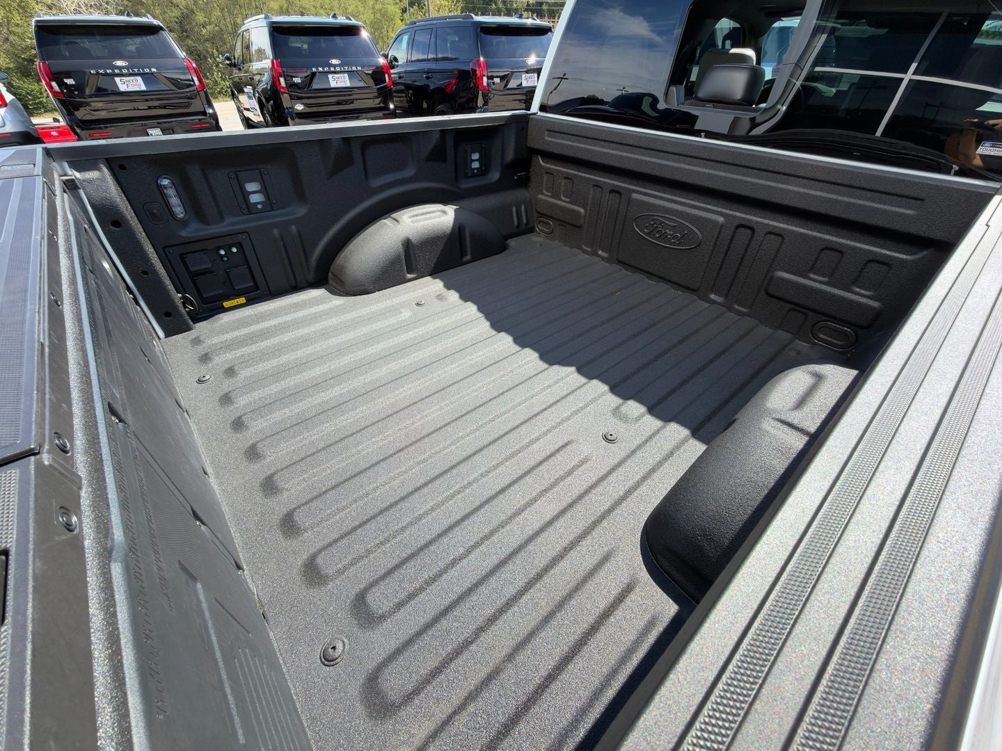 2025 Ford F-150 Lightning Platinum