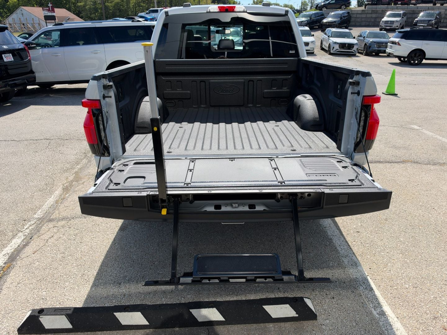 2025 Ford F-150 Lightning Platinum