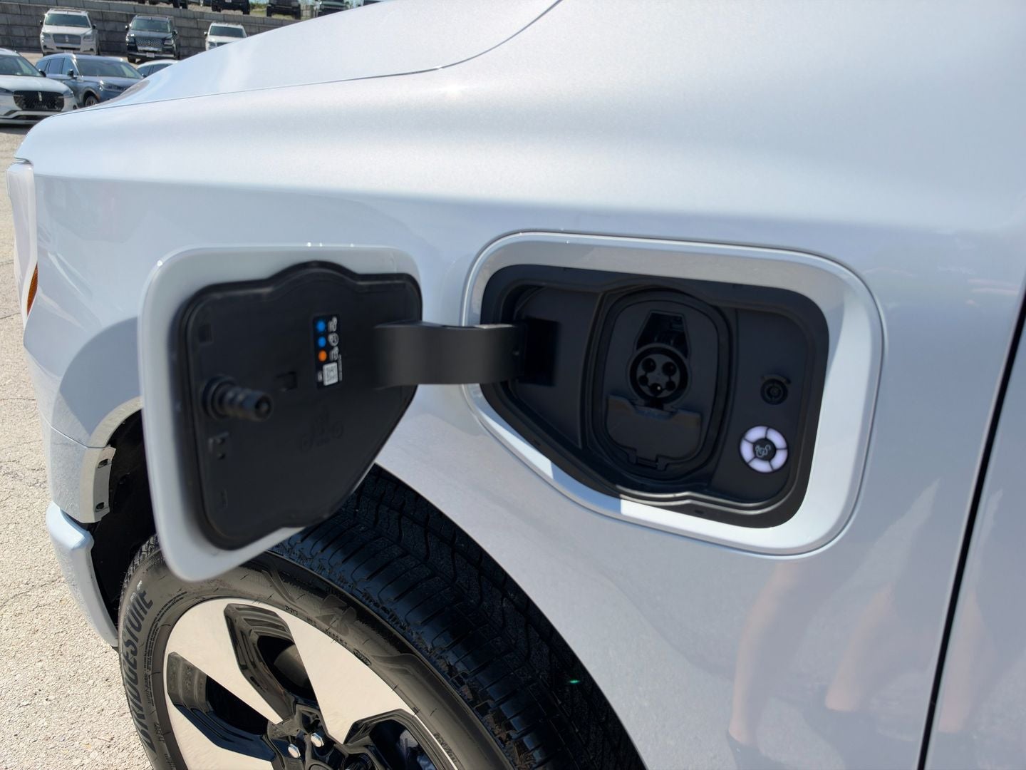 2025 Ford F-150 Lightning Platinum