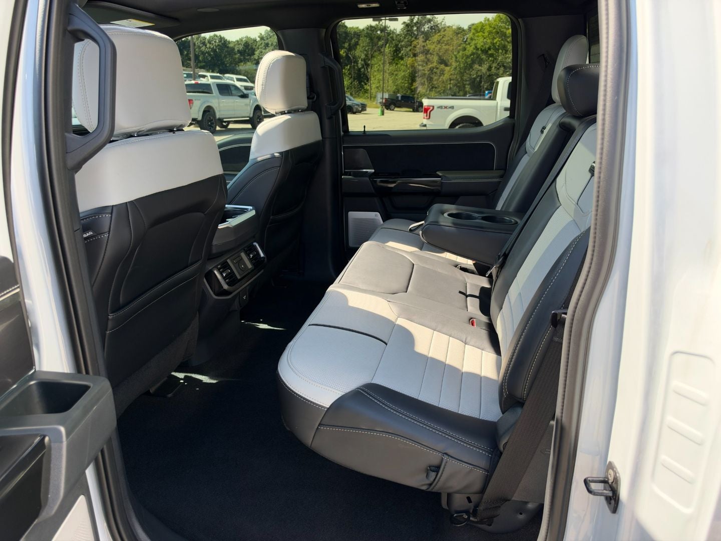 2025 Ford F-150 Lightning Platinum