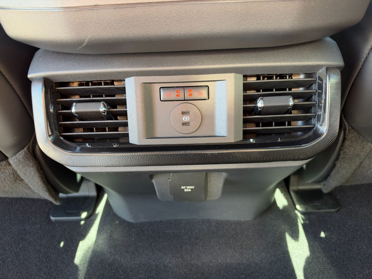 2025 Ford F-150 Lightning Platinum