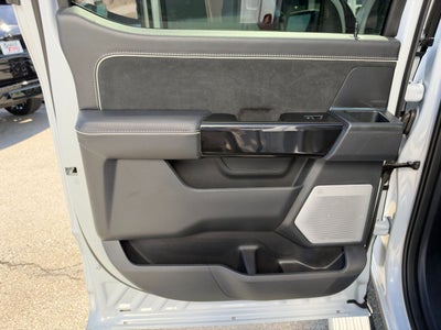 2025 Ford F-150 Lightning Platinum