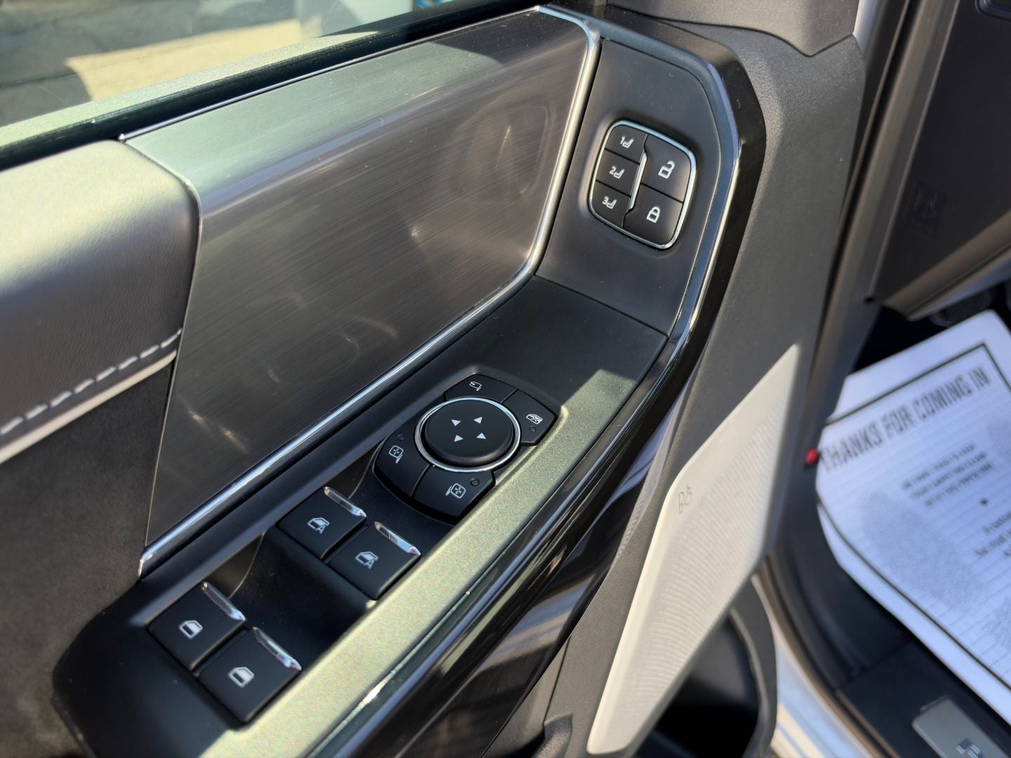 2025 Ford F-150 Lightning Platinum