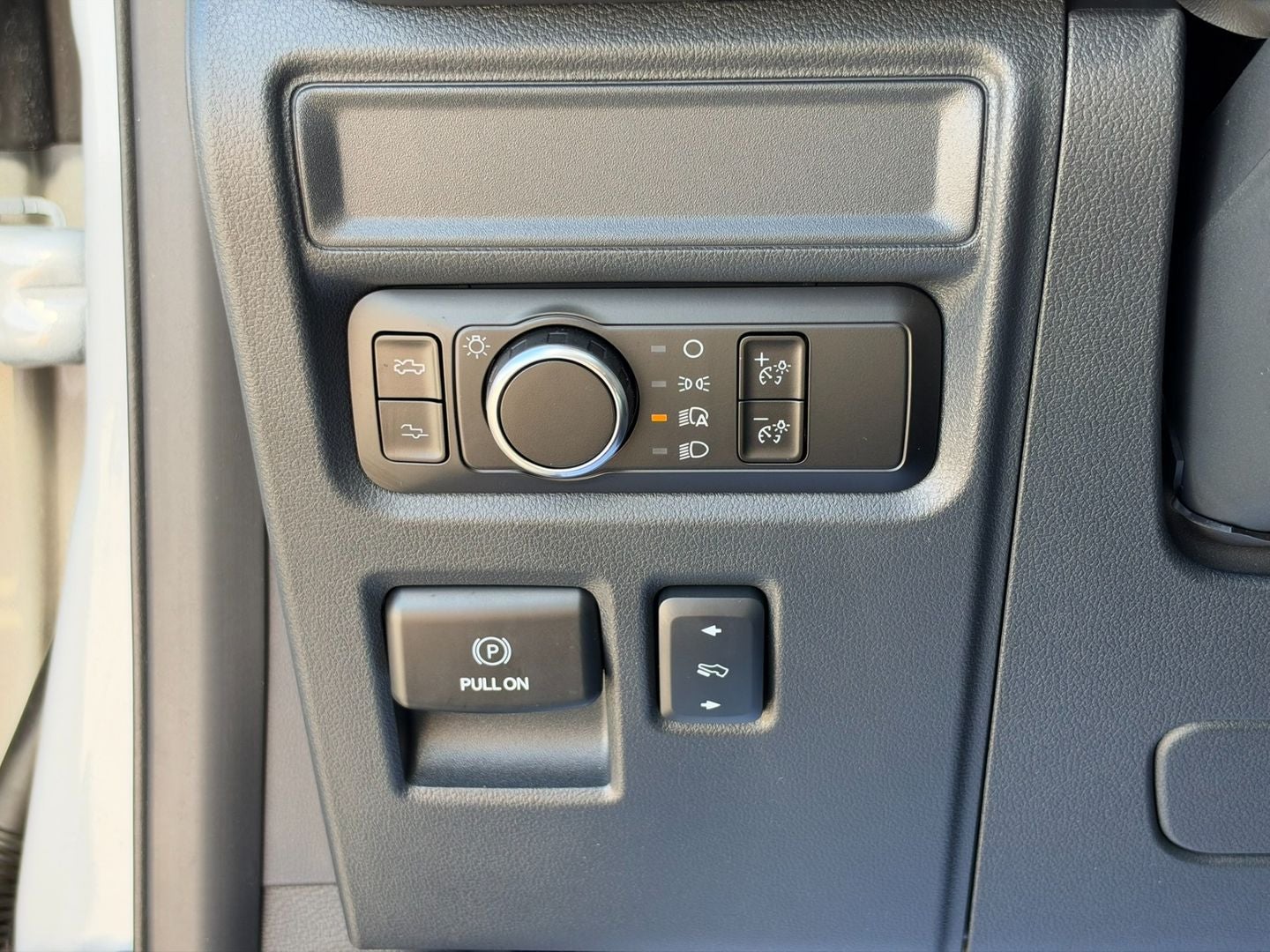 2025 Ford F-150 Lightning Platinum