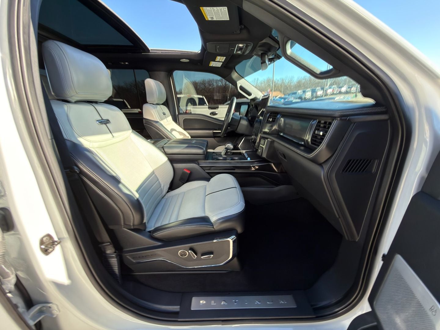 2024 Ford F-150 Lightning Platinum