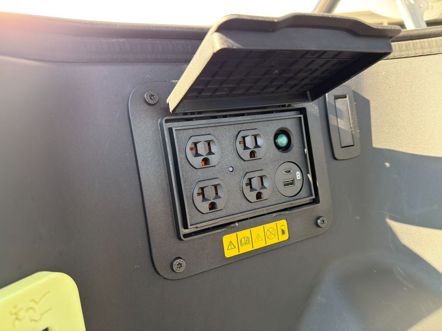 2024 Ford F-150 Lightning Platinum