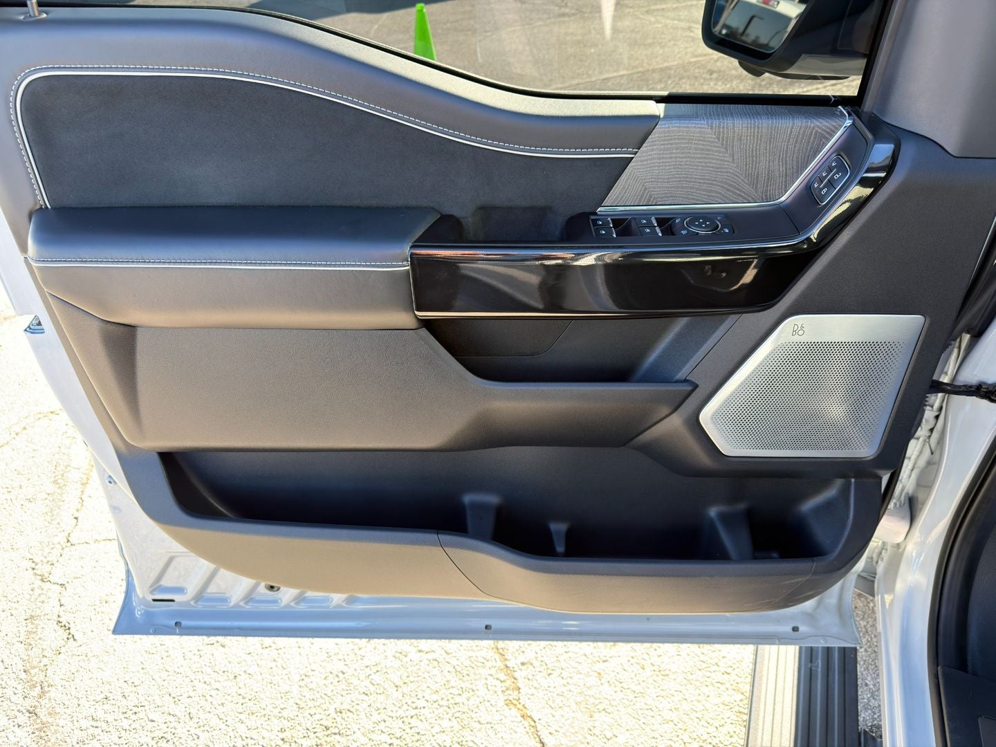 2024 Ford F-150 Lightning Platinum