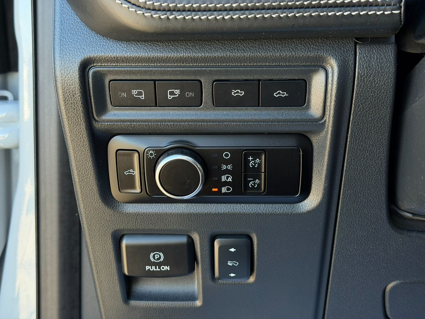 2024 Ford F-150 Lightning Platinum