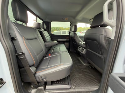 2027 Ford Super Duty F-350 SRW F-350® Lariat®