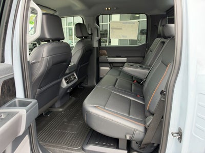 2027 Ford Super Duty F-350 SRW F-350® Lariat®