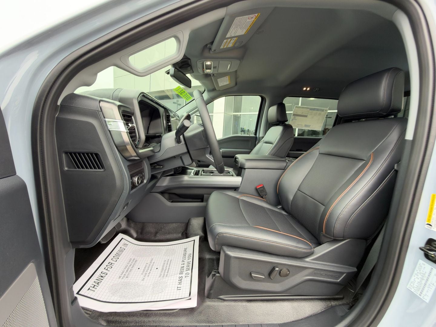 2027 Ford Super Duty F-350 SRW F-350® Lariat®