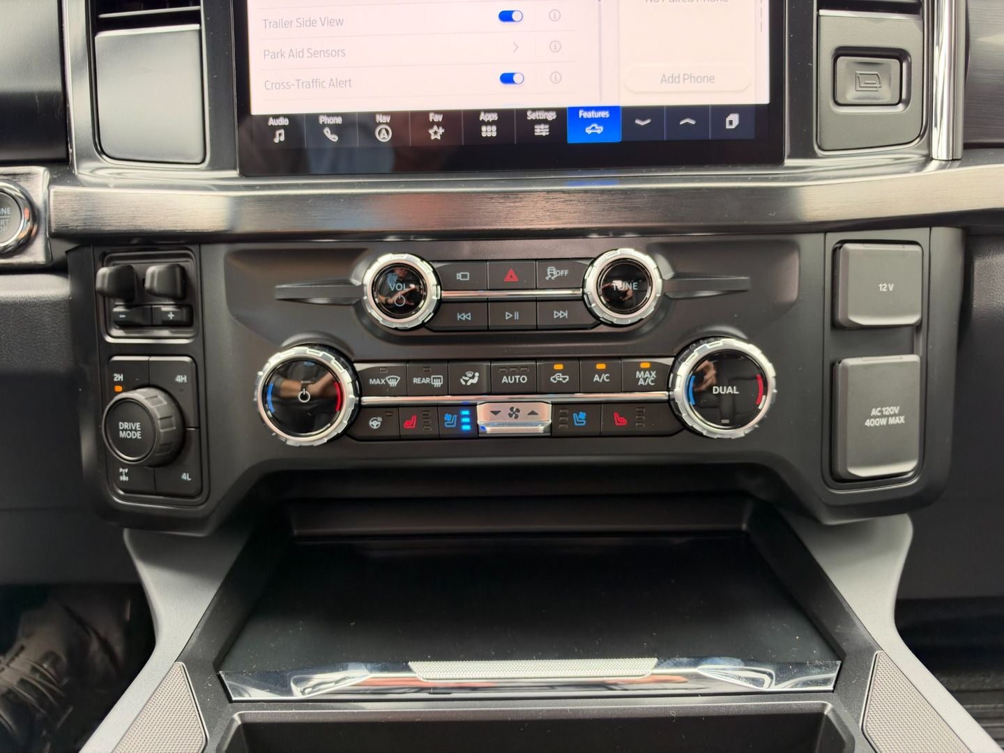 2027 Ford Super Duty F-350 SRW F-350® Lariat®