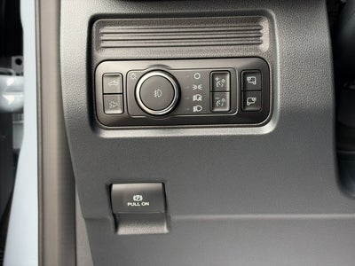 2027 Ford Super Duty F-350 SRW F-350® Lariat®